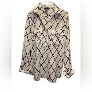 Ann Taylor White and navy blue Geometric Button Down Shirt size‎ petite medium